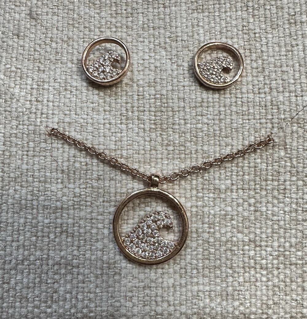 New Pura Vida Rose Gold Pave Wave Necklace And Earring Set
